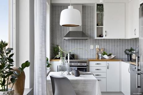 tiny studio decor studio interiors studio decor scandinavian studio scandinavian decor estudios cuarto de baño grande estudio sueco decoración decoración pisos pequeños decoración estudios cocina pequeña cocina nórdica cocina abierta  