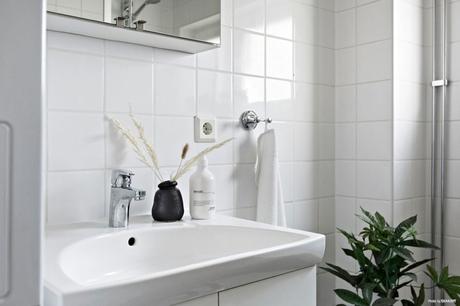 tiny studio decor studio interiors studio decor scandinavian studio scandinavian decor estudios cuarto de baño grande estudio sueco decoración decoración pisos pequeños decoración estudios cocina pequeña cocina nórdica cocina abierta  