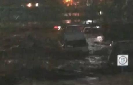 Lluvia deja estragos en Villa de Zaragoza; río arrastra autos y animales