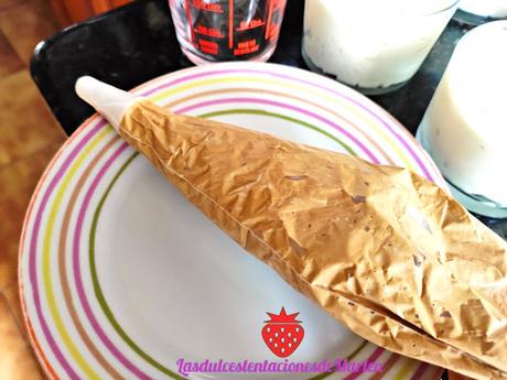 Mousse de Chocolate Blanco con Crema de Café Mousse de Chocolate Blanco con Crema de Café