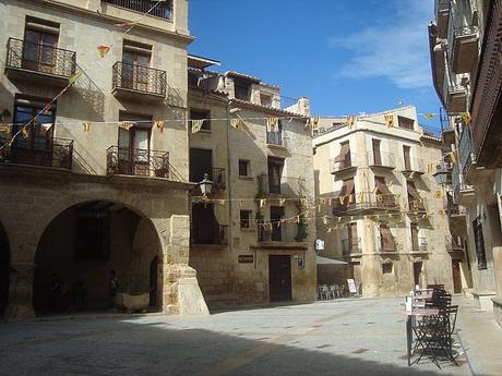 turismo de cercanía en Teruel Plaza de Calaceite