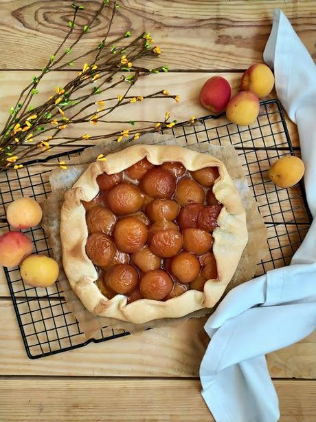 Galette de albaricoques. Postre de temporada, fruta, rápido fácil, rico sencillo Horno Canela, avena Cuca Galette de albaricoques. Postre de temporada, fruta, rápido fácil, rico sencillo Horno Canela, avena Cuca