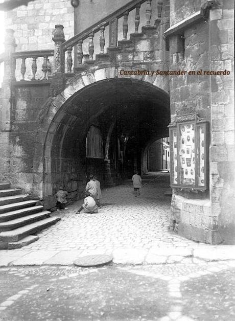 1920:Catedral de Santander.Pórtico de la Iglesia del Cristo