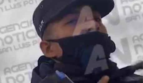 Oficiales agreden a periodista en cobertura de ejecutados frente a la UAM