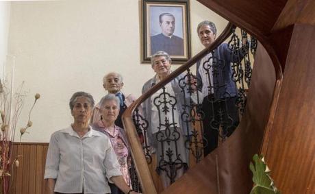 Nos unimos a la petición de la Hermandad de Costaleros del Barrio Pesquero:Medalla de Plata de Santander para las monjas Mercedarias