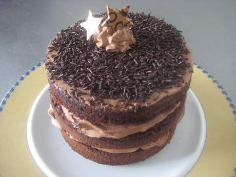 LAYER CAKE DE  BIZCOCHO DE CHOCOLATE Y TRUFA