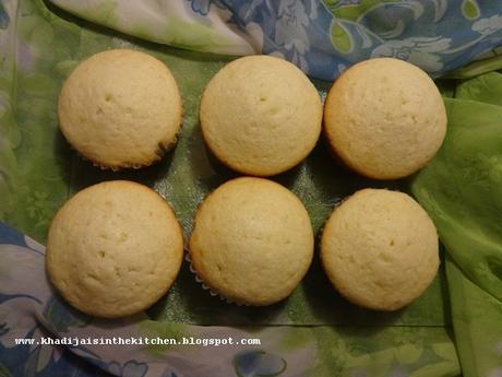 PETITS GÂTEAUX À LA LIME ET AU BABEURRE / BUTTER MILK LIME MUFFINS / MAGDALENAS CON SUERO DE LECHE Y LIMA / مافن اللبن و الليمون الاخضر PETITS GÂTEAUX À LA LIME ET AU BABEURRE / BUTTER MILK LIME MUFFINS / MAGDALENAS CON SUERO DE LECHE Y LIMA / مافن اللبن و الليمون الاخضر