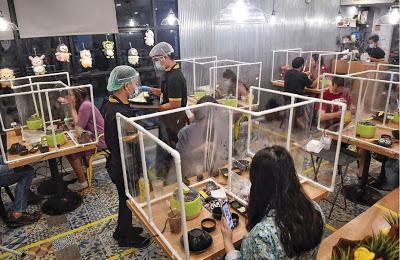El experimento. The experiment. 本實驗。 El experimento. The experiment. 本實驗。