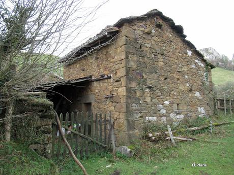 Villamer-Valle Canales-Caneo-Llosoriu-Pozu l.lobos los Caleyinos-Valle la Raíz