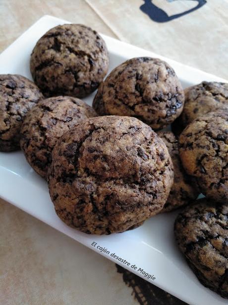 GALLETAS DE CHOCOLATE (CRISPY AND CHEWY) GALLETAS DE CHOCOLATE (CRISPY AND CHEWY)