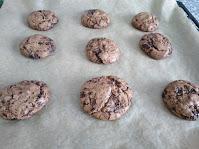 GALLETAS DE CHOCOLATE (CRISPY AND CHEWY) GALLETAS DE CHOCOLATE (CRISPY AND CHEWY)