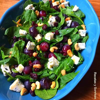 ENSALADA DE UVA  GORGONZOLA