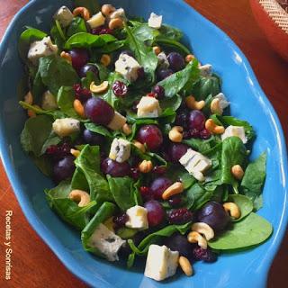 ENSALADA DE UVA  GORGONZOLA