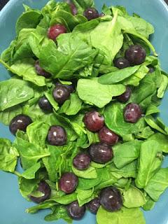 ENSALADA DE UVA  GORGONZOLA