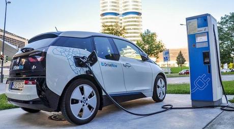 El coche compartido y eléctrico es una alternativa ecointeligente para nuestra movilidad en las ciudades