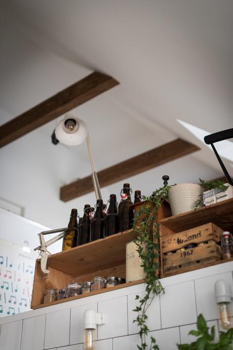 scandinavian kitchen vintage scandinavian apartment scandi kitchen piso viejo decoración piso con librería old kitchen muebles vintage muebles de cocina antiguos distribución diáfana decoración vintage cocina vieja charming vintage kitchen boho style bohemian style  