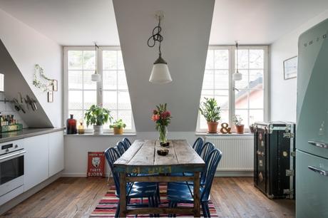 scandinavian kitchen vintage scandinavian apartment scandi kitchen piso viejo decoración piso con librería old kitchen muebles vintage muebles de cocina antiguos distribución diáfana decoración vintage cocina vieja charming vintage kitchen boho style bohemian style  