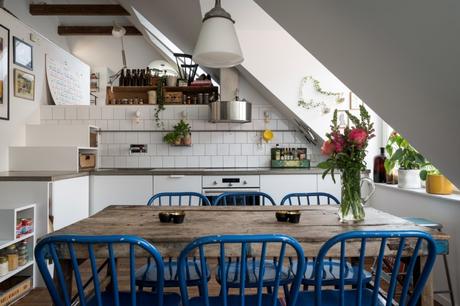 scandinavian kitchen vintage scandinavian apartment scandi kitchen piso viejo decoración piso con librería old kitchen muebles vintage muebles de cocina antiguos distribución diáfana decoración vintage cocina vieja charming vintage kitchen boho style bohemian style  