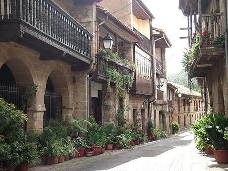 turismo de cercanía en Cantabria, calle de Cartes