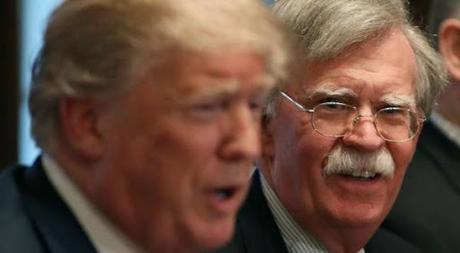 John Bolton prendió el ventilador sobre Trump