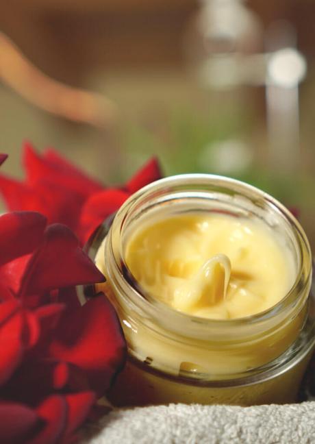 Crema facial de rosas para pieles sensibles
