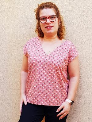 BLUSA ESCOTE DE PICO