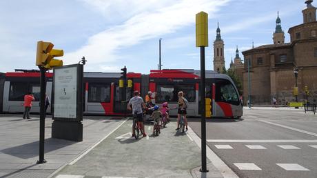 Recorrido en bici con niños por la zona EXPO de Zaragoza