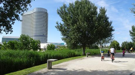 Recorrido en bici con niños por la zona EXPO de Zaragoza