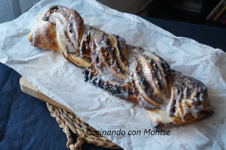 Trenza de hojaldre con chocolate y frutos secos Trenza de hojaldre con chocolate y frutos secos