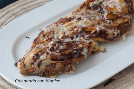 Trenza de hojaldre con chocolate y frutos secos Trenza de hojaldre con chocolate y frutos secos