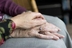 Cuidados para el cuidador de una persona enferma de Alzheimer.