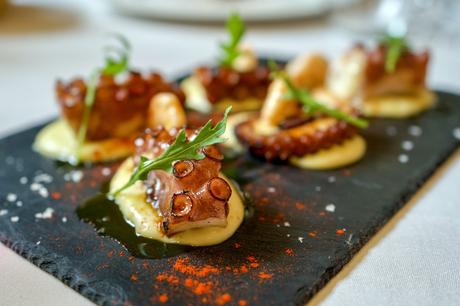 El Restaurante La Violeta estrena carta e inaugura servicio a domicilio a partir de este fin de semana El Restaurante La Violeta estrena carta e inaugura servicio a domicilio a partir de este fin de semana