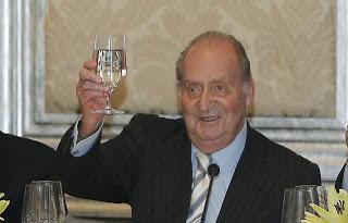 Vox lo vuelve a hacer. Cambia de opinión antes de una votación y se define de nuevo como un partido más del sistema