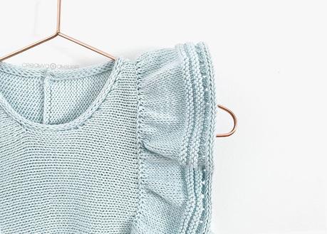 Vestido de Punto – SEASIDE DRESS- Patrón y Tutorial Cómo tejer el vestido de punto para niña y bebé SEASIDE - Patrón y Tuorial Paso a Paso - Vestido colgado de percha