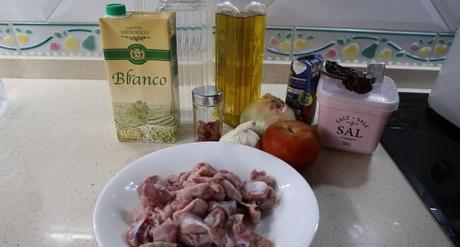 Los ingredientes necesarios para hacer las mollejas en salsa de tomate con Thermomix