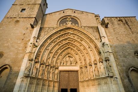 turismo de cercanía en Girona Catedral de Castelló d'Empúries