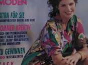 Camisa amarilla falda marron