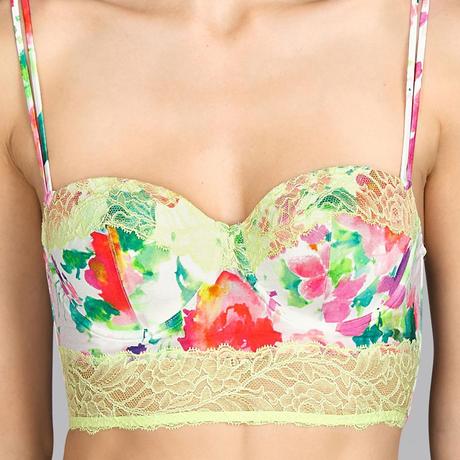 lo mejor que hemos visto en lencería online y bañadores 2020/2021 es de Andres Sarda