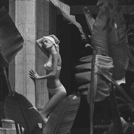 lo mejor que hemos visto en lencería online y bañadores 2020/2021 es de Andres Sarda