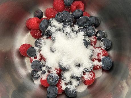 yogurt mousse cake tarta mousse tarta facil tarta de yogur tarta de mousse de frutas tarta de frambuesas tarta de arándanos soft cake raspberry mousse pretty cake no bake mousse cake fancy cake easy dessert easy cake blueberry mousse cake blueberry mousse  