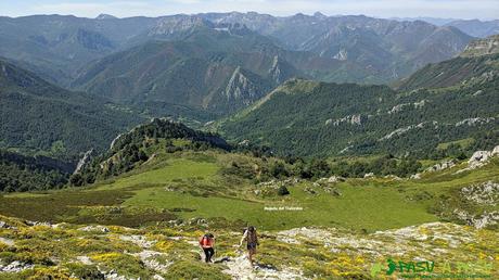 RUTA al TIATORDOS desde PENDONES, CASO Subiendo la Panza del Tiatordos