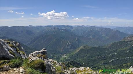 Vista hacia la zona de Tarna desde el Tiatordos