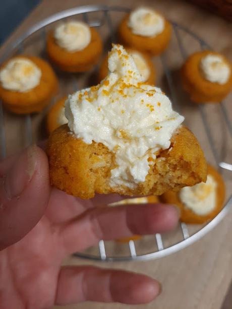 DONUTS CARROT CAKE