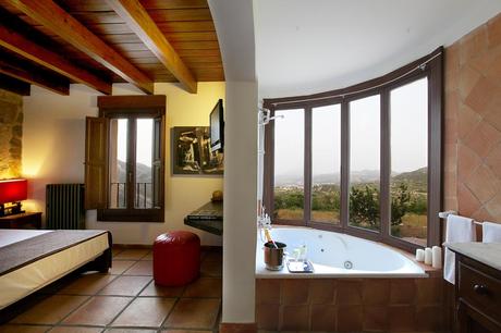 TOP GRAN SELECCIÓN: 10 Suites con Jacuzzi deluxe…¿Relax o Romanticismo?