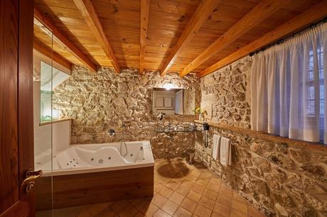 TOP GRAN SELECCIÓN: 10 Suites con Jacuzzi deluxe…¿Relax o Romanticismo?