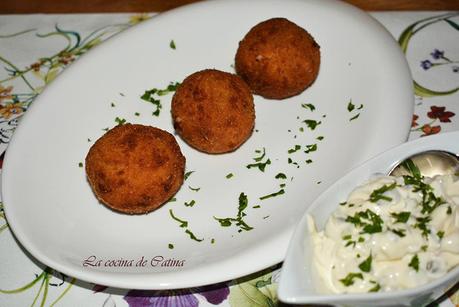 Croquetas de chipirones con salsa tártara