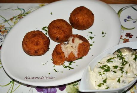 Croquetas de chipirones con salsa tártara