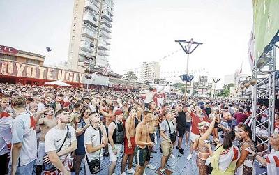 Los primeros turistas postcoronavirus aterrizan en Mallorca; Bienvenido Mister Marshall, ahora con los alemanes; Cebrián se desata… y se impone el sumo ‘presunto’ corrupto Felipe González. Los primeros turistas postcoronavirus aterrizan en Mallorca; Bienvenido Mister Marshall, ahora con los alemanes; Cebrián se desata… y se impone el sumo ‘presunto’ corrupto Felipe González.