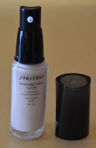 La base de maquillaje “Synchro Skin Glow Luminizing Fluid Foundation” de SHISEIDO