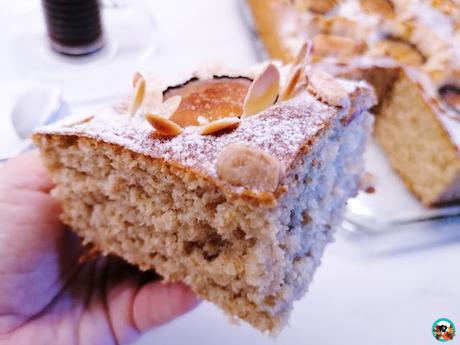 Coca de girasoles de higos y almendras